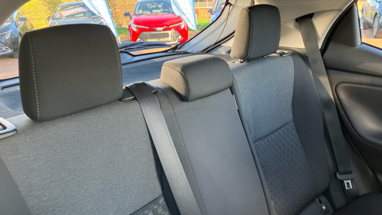 Toyota Yaris 1.5 Hybrid Design 5dr CVT Hybrid Hatchback